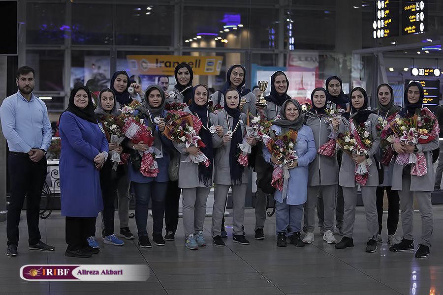 بازگشت تیم بسکتبال گروه بهمن به ایران