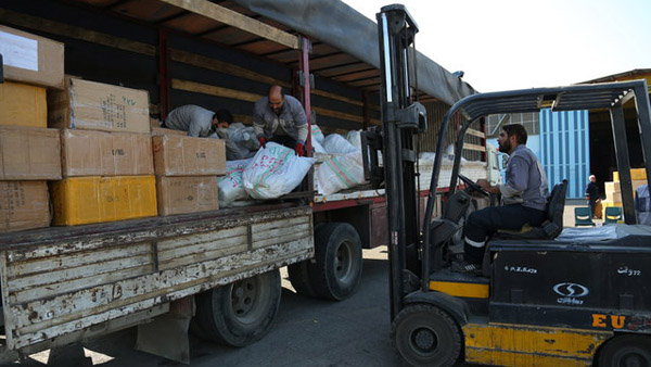 ارسال کمک های مردمی اهالی استان اردبیل به هموطنان سیل زده
