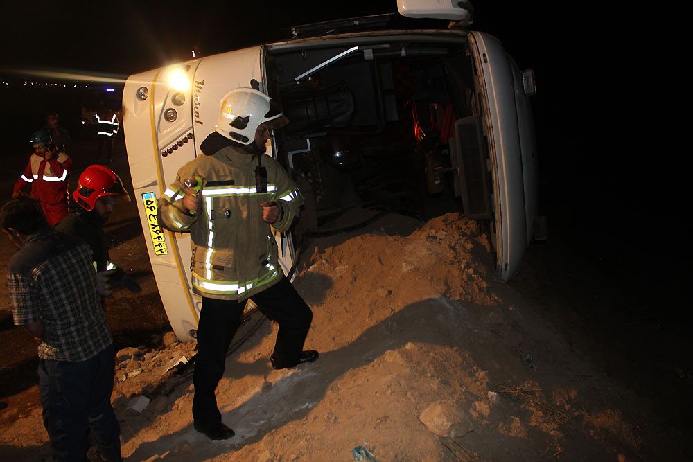 واژگونی اتوبوس در محور مشهد - نیشابور با یک کشته