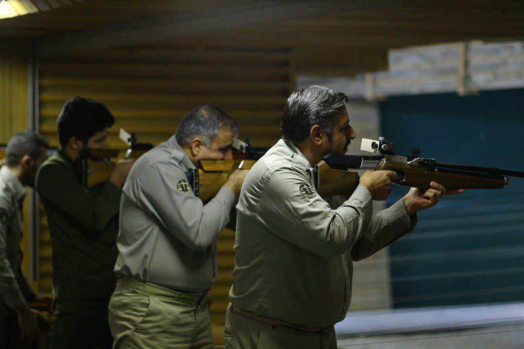 مسابقات تیراندازی داخل سالن محیط بانان تهرانی