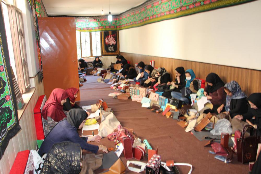 برگزاری کارگاه های آموزش صنایع دستی ویژه دختران