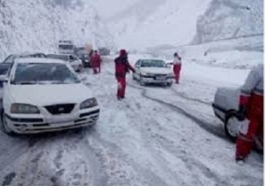 امدادرسانی به در راه ماندگان برف و کولاک در قزوین