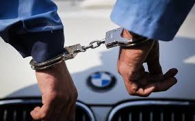 دستگیری سارق داخل خودرو دراصفهان