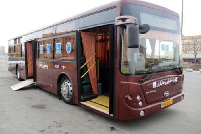 هدیه دو دستگاه اتوبوس برای معلولان و جانبازان در مشهد