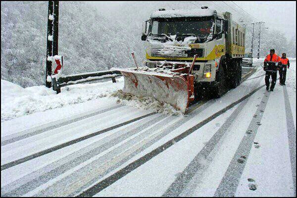 برف روبی بیش از ۱۷۰۰ کیلومتر از جاده‌های کشور