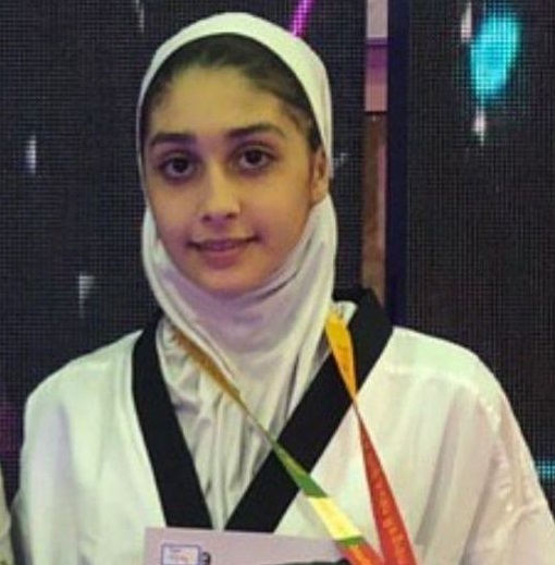 درخشش مدال طلای تکواندو بر گردن دختر سمنانی