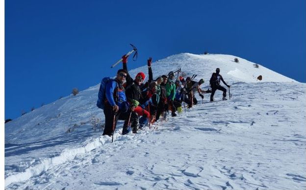 صعود کوهنوردان فریمانی به قله سرآخر قوچان