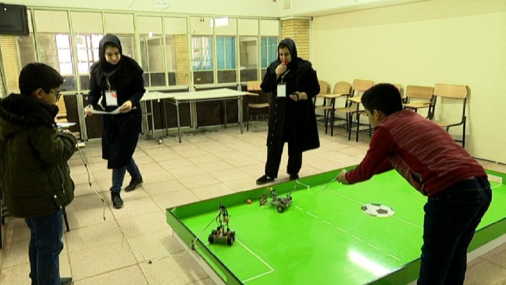 رقابت ۲۰۰ دانش آموز در مسابقات ابتکارات و نوآوری یزد