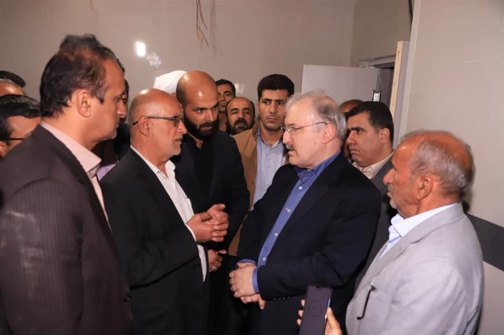 بازدید شبانه وزیر بهداشت از بیمارستان در حال ساخت صدیقی گله دار