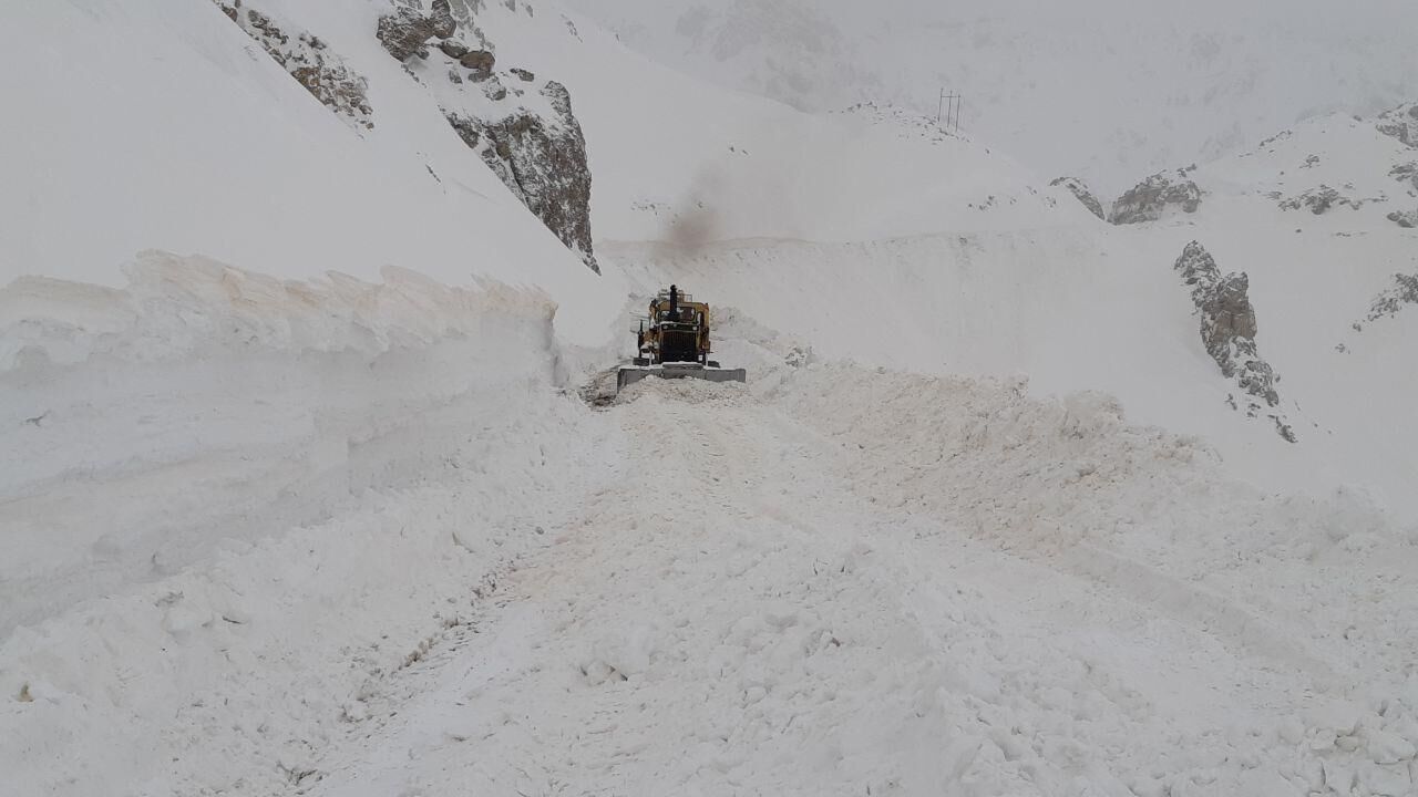 بارش برف و کولاک در مناطق مختلف آذربایجان شرقی