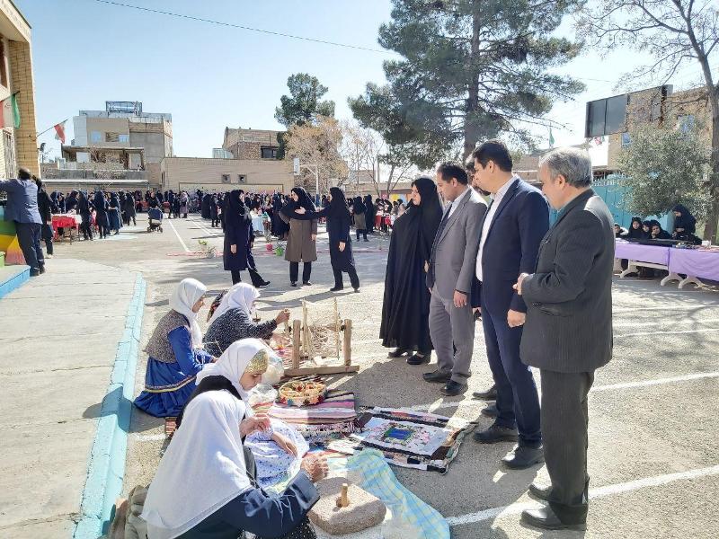 راه اندازی بازارچه دانش آموزی در یکی از مدارس بردسکن