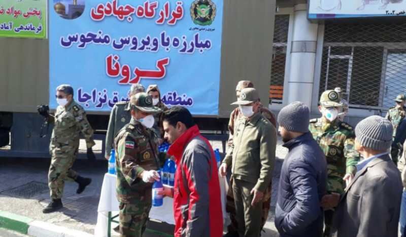 توزیع مواد ضد عفونی؛ ابتکار عمل قرارگاه منطقه‌ای ارتش در مشهد