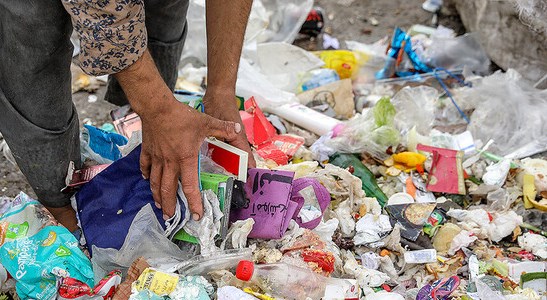 وجود یک هزار زباله گرد، تهدید‌ی دیگر برای شیوع کرونا در شیراز