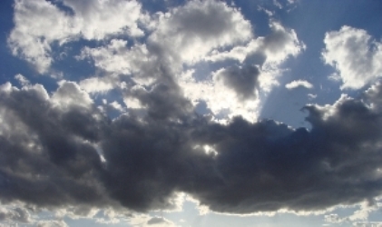آسمان فارس قسمتی ابری همراه با وزش باد