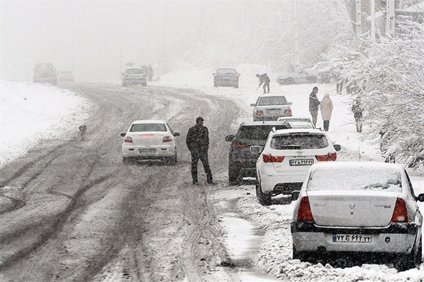 برف و کولاک در جاده‌های استان قزوین