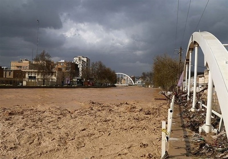 وصل شدن برق روستاهای سیل زده در استان