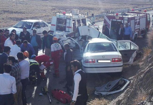 برخورد ۴ دستگاه خودرو با ۲ کشته و ۸ مصدوم در فارس