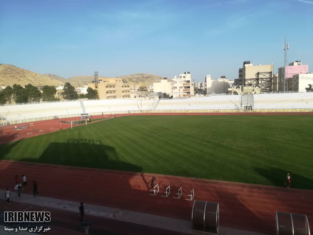 اتمام بازسازی چمن ورزشگاه حافظیه شیراز