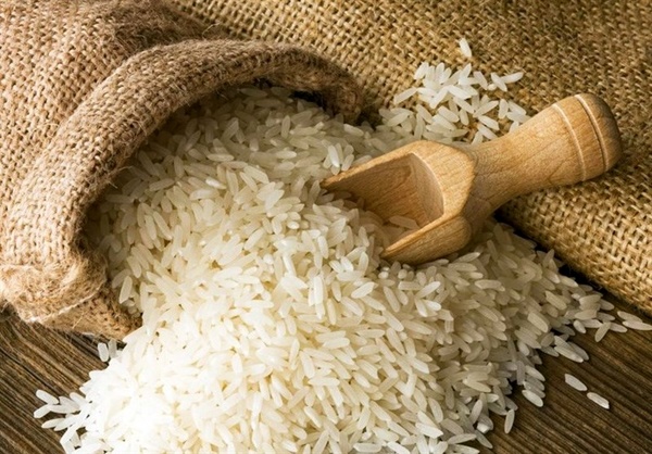 ارز واردات برنج همچنان ۴۲۰۰ تومان است