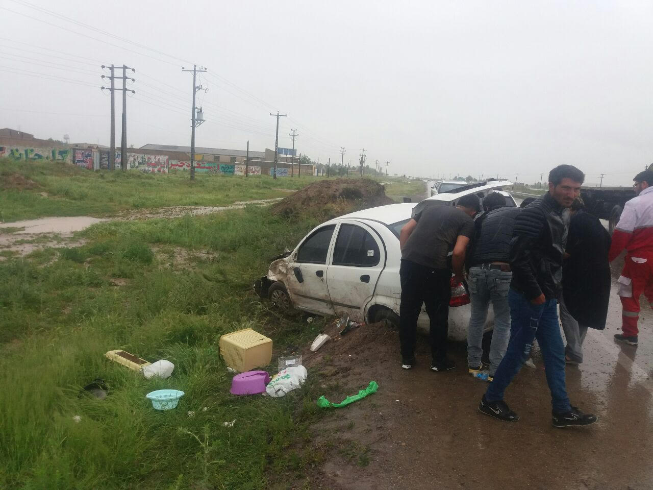 چهار مصدوم در حادثه واژگونی خودرو تیبا