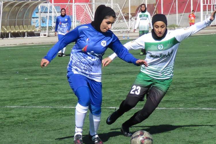 بانوان فوتبالیست شیرازی میهمان شهرداری سیرجان