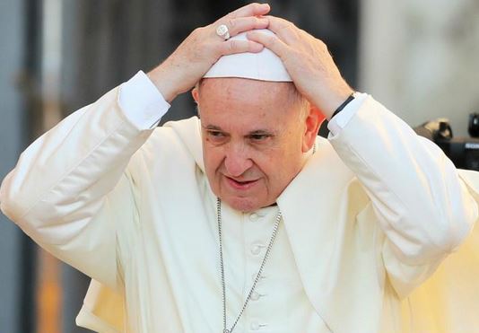 سفیر پیشین واتیکان در واشنگتن بار دیگر از پاپ انتقاد کرد