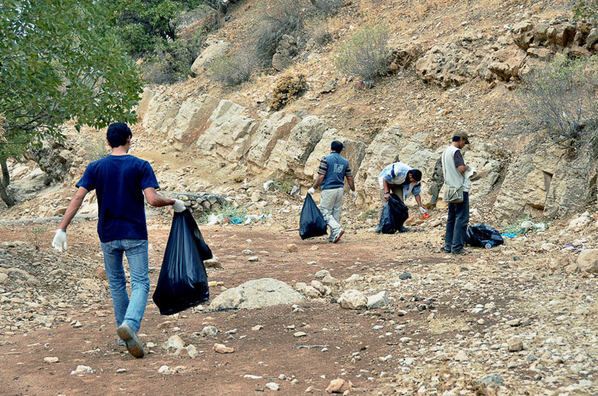 دوستداران محیط زیست وپاکسازی طبیعت