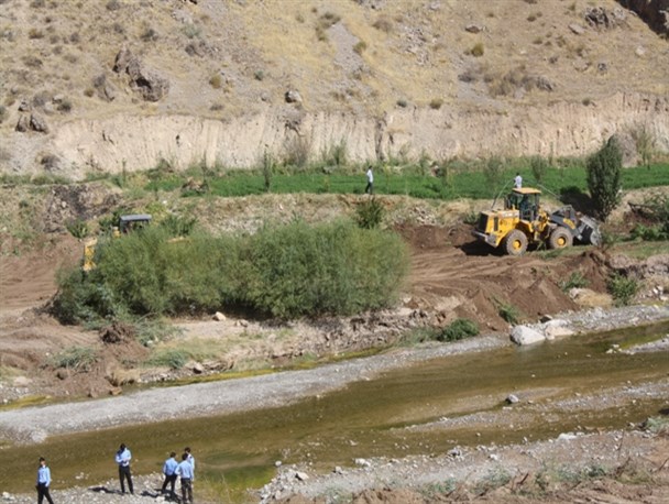 آزاد سازی بیش از ۱۷۸ هزار متر مربع از اراضی بستر رودخانه های همدان