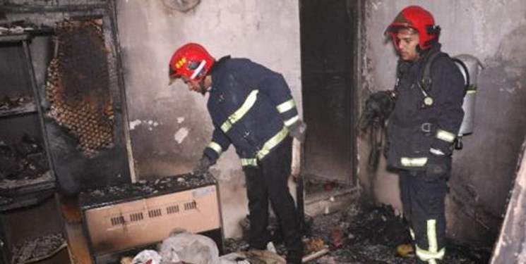 مهار آتش‌سوزی در یک ساختمان مسکونی در مشهد