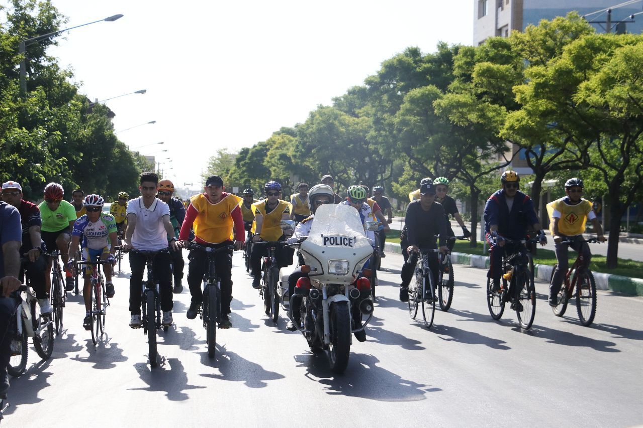 همایش دوچرخه سواری در حمایت از بیماران سرطانی