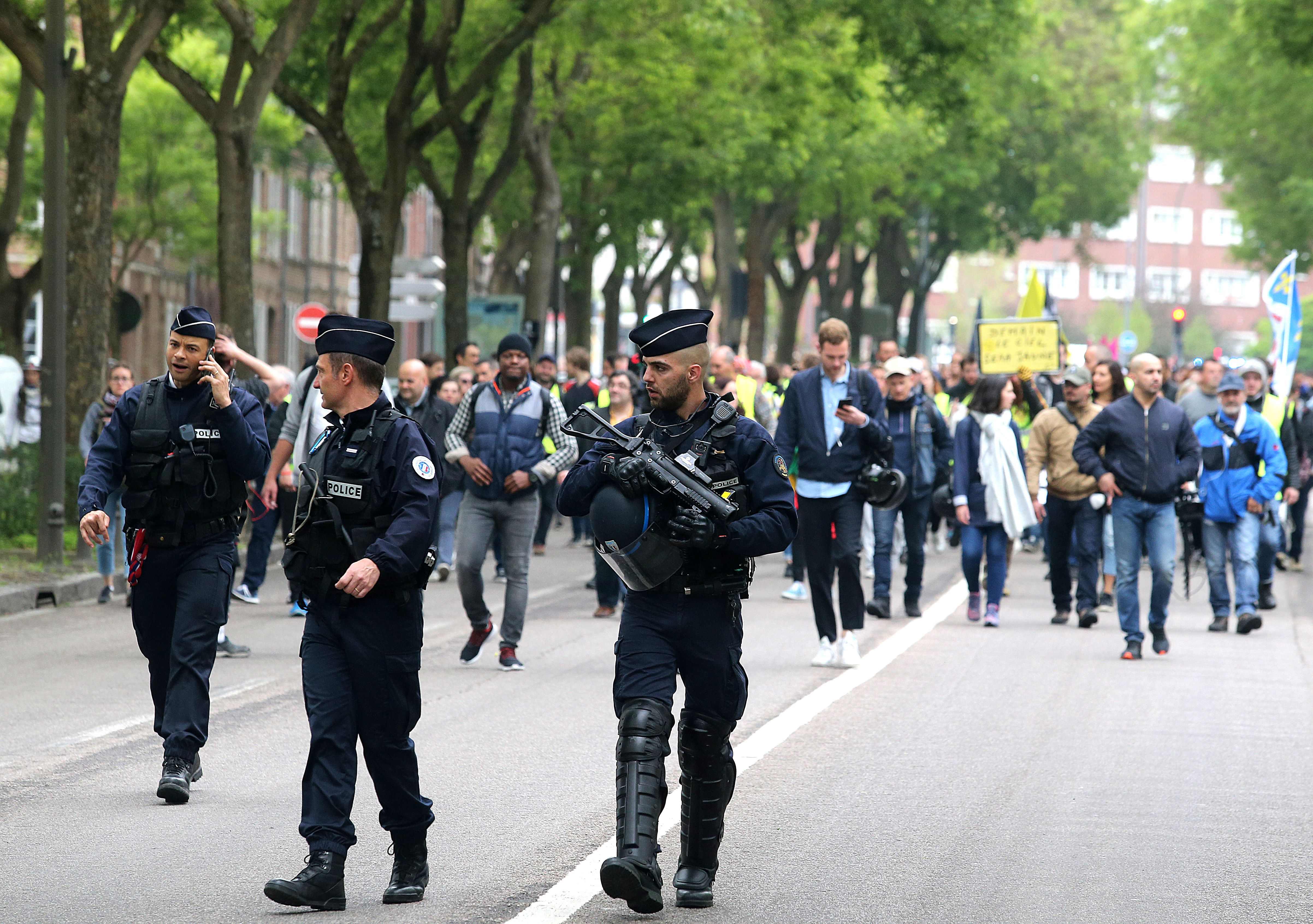 بازداشت 64 نفر در پاریس