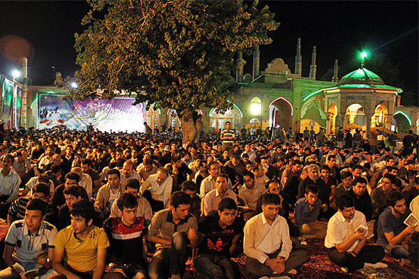 مراسم شب قدر در ۱۷۳ امامزاده و بقعه متبرکه استان قزوین