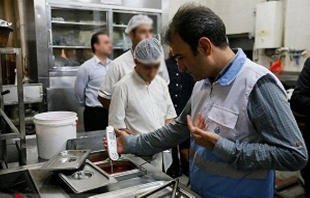 معدوم سازی ۲۴ هزارکیلو گرم مواد غذایی فاسد در خراسان رضوی