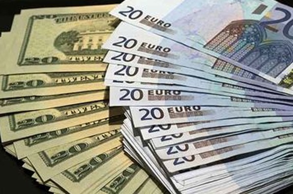 کاهش نرخ دلار و یورو در بازار