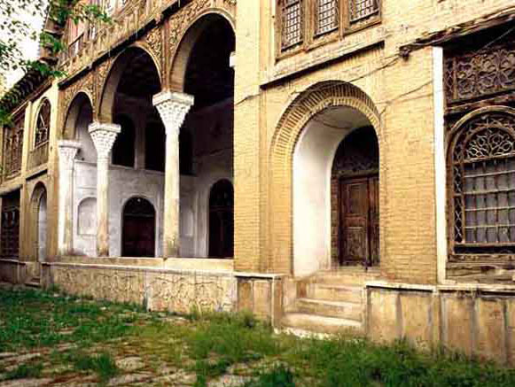 عمارت مشیر دیوان، مرکز کسب و کار