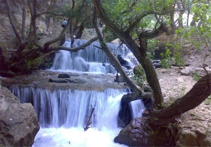 آبشار یاسوج چشمه ای دردل سنگ