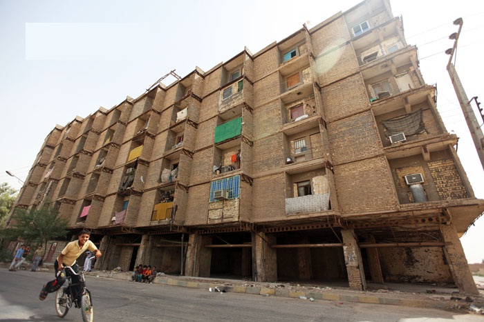 سکونت در 6 طبقه خرمشهر همراه با خطرات جدی برای اهالی