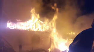 آتش سوزی 3 خانه در رشت