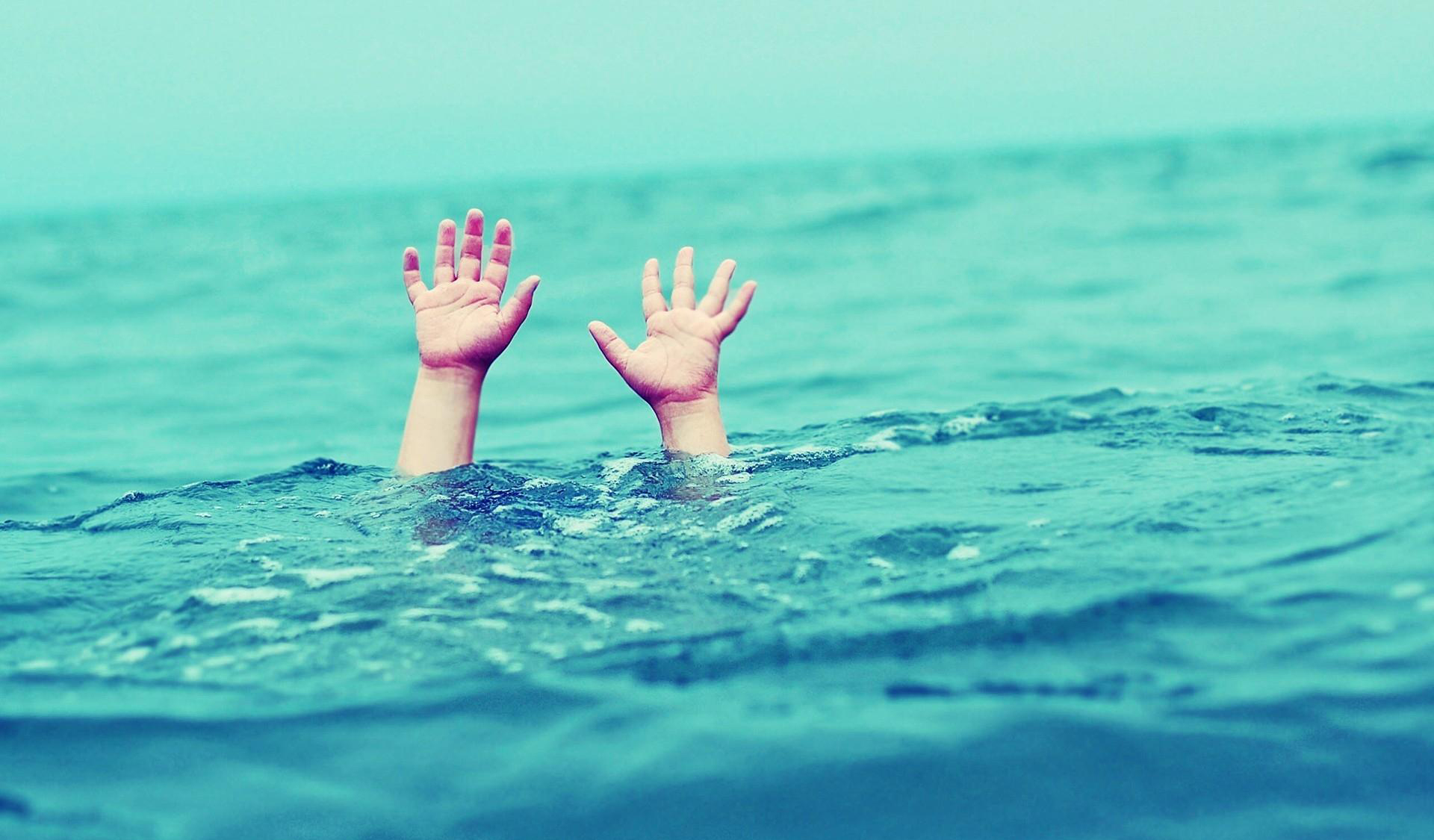 غرق شدن معلم قزوینی در دریای خزر