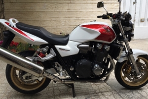 کشف موتور سیکلت ۱۳۰۰ سی سی قاچاق در شیراز