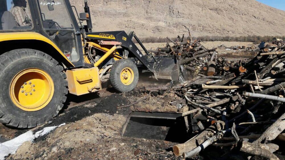 تخریب کوره زغال غیر مجاز در شهرستان لردگان
