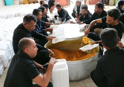 پخت سه هزار دست غذای گرم نذری در توکهور و هشتبندی