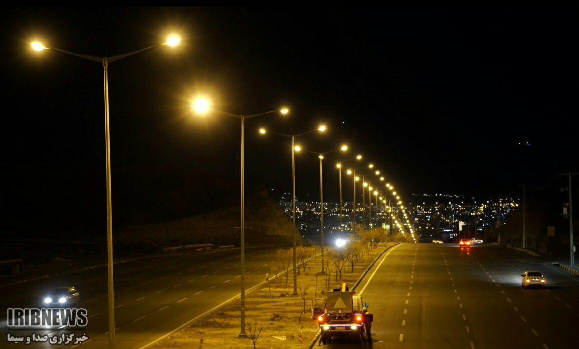 اجرای طرح توسعه وتقویت روشنایی معابر بلوار خلیج فارس  بیرجند