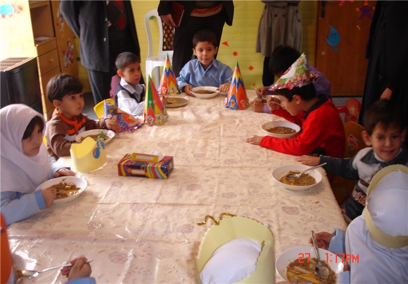 توزیع یک وعده غذای گرم در مهد‌های کودک قزوین