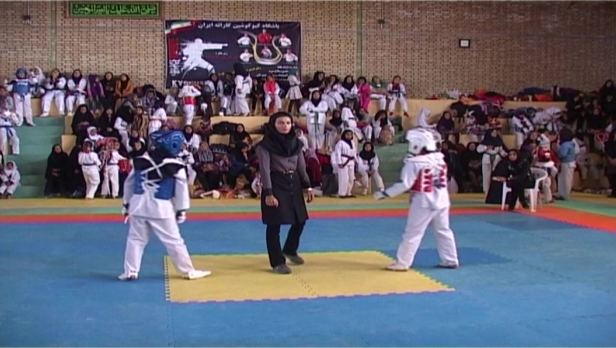 نایب قهرمانی تیم کاراته بانوان استان در مسابقات شرق کشور