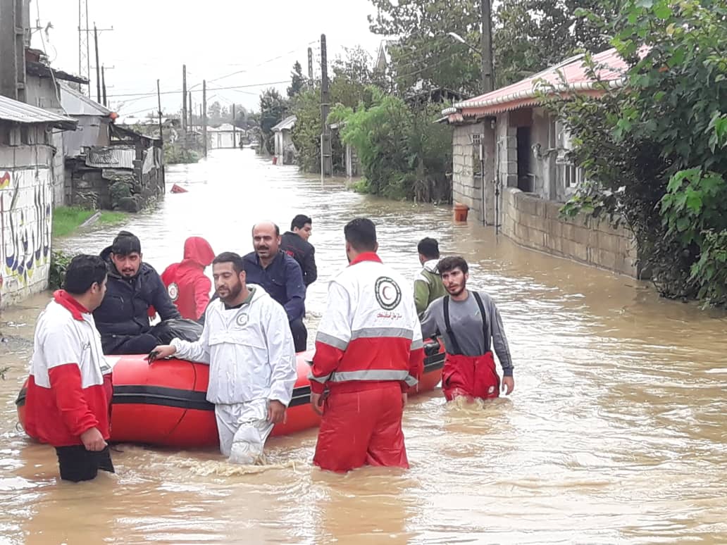 امداد رسانی به سیل زدگان گیلانی