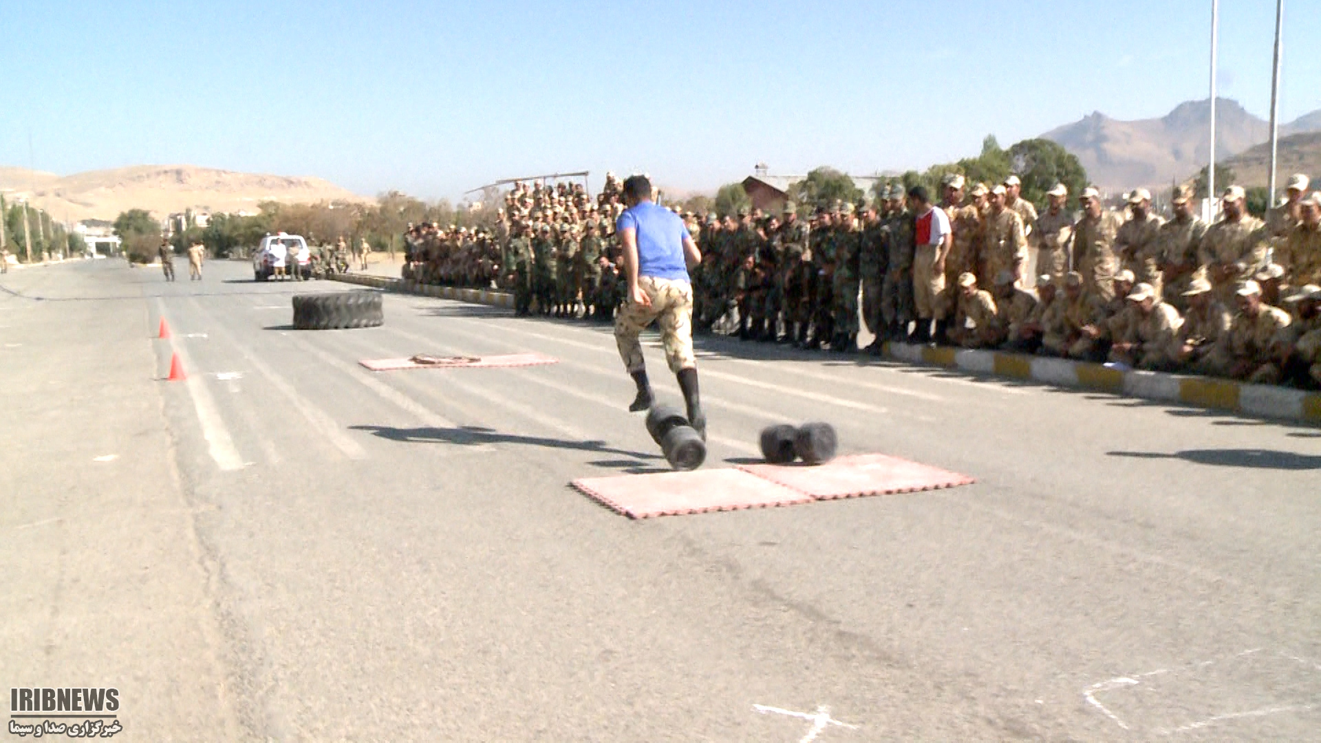 برگزاری رقابت فینال قویترین مردان تیپ 364 ارتش در مهاباد
