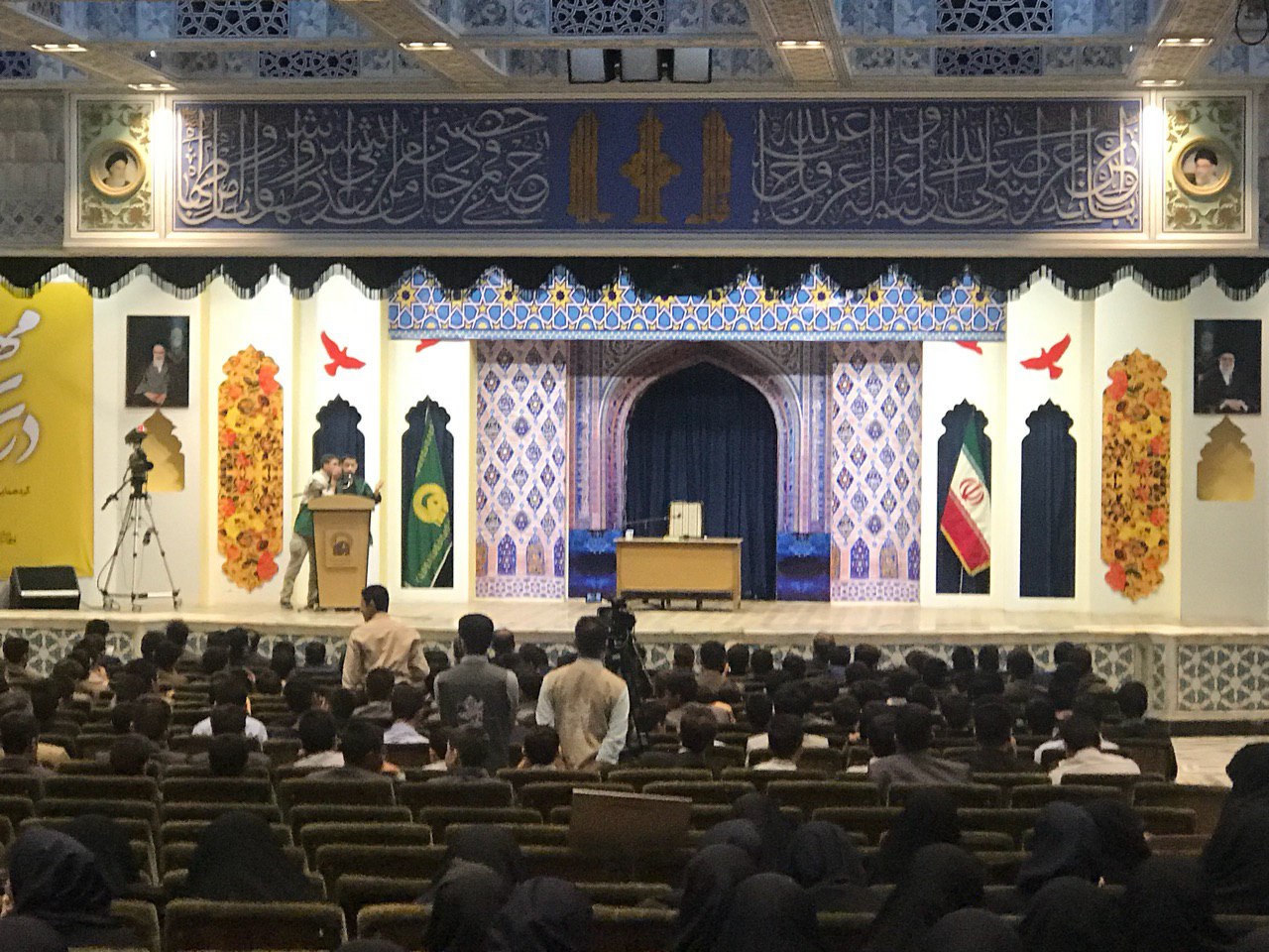 تجدید میثاق 700 دانش‌آموز مشهدی با امام رضا (ع)