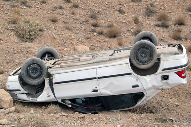 پنج مصدوم بر اثر واژگونی خودروی سمند