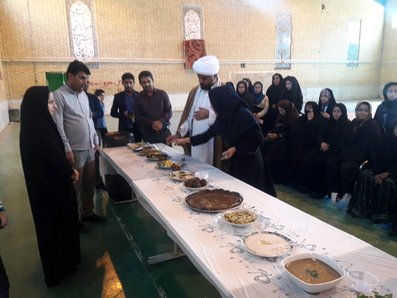جشنواره غذاهای محلی در قلعه رئیسی